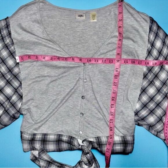 Buckle Daytrip Top Gray Plaid Batwing Sleeve Size Small - Picture 5 of 16